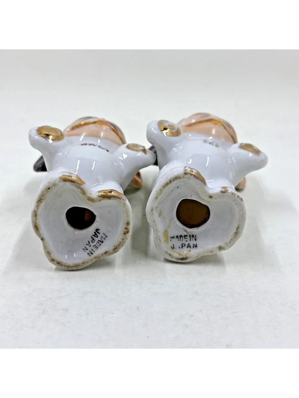 VINTAGE Cute Little Cat Salt and Pepper Shaker Matching Set Made In JAPAN
